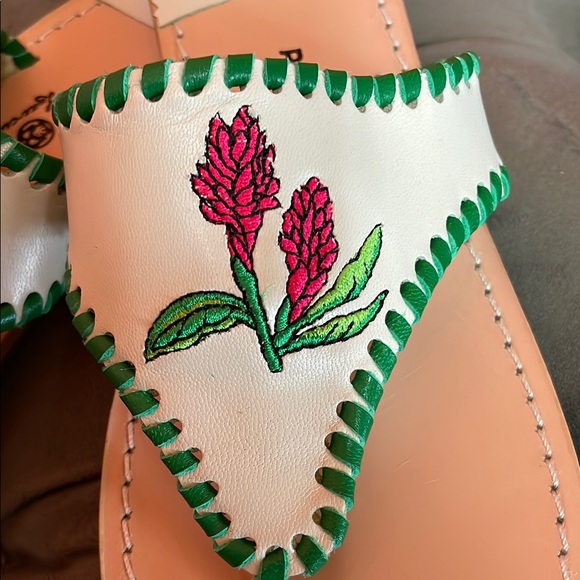Palm Beach Luxe-Crafted NWOT embroidered floral thong sandals. Sz 10 - Picture 3 of 14